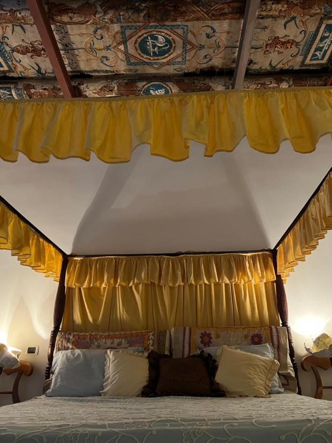 Casa Tiare, The Heart Of Piazza Plebiscito Apartment เนเปิลส์ ภายนอก รูปภาพ