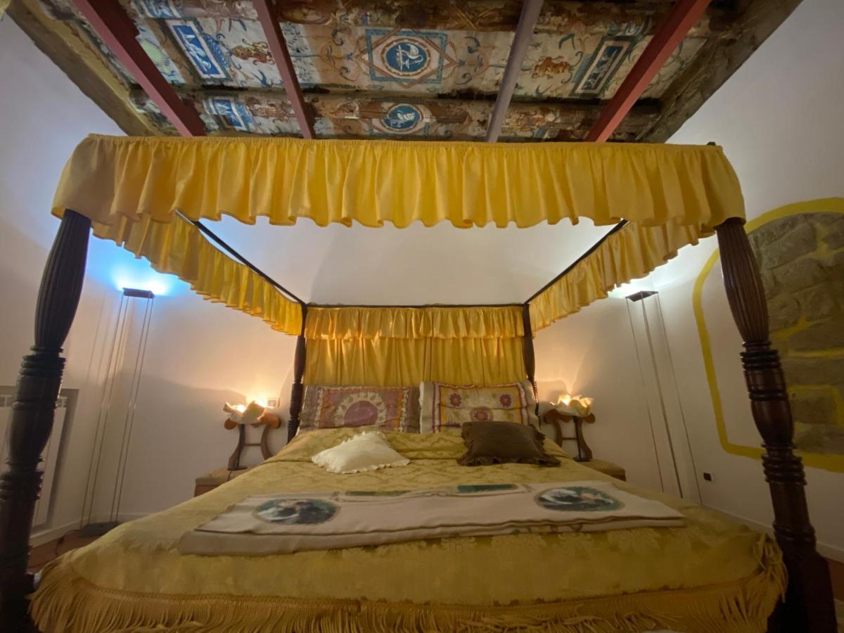 Casa Tiare, The Heart Of Piazza Plebiscito Apartment เนเปิลส์ ภายนอก รูปภาพ